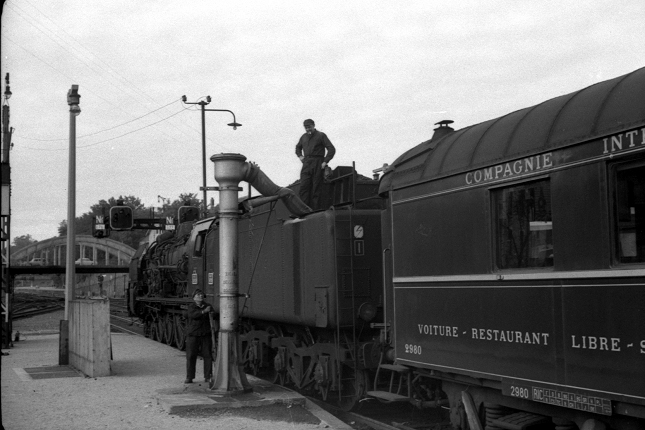 La 241 P 26 prend de l'eau à Belfort le 23 septembre 1967 (photo P. Debano)